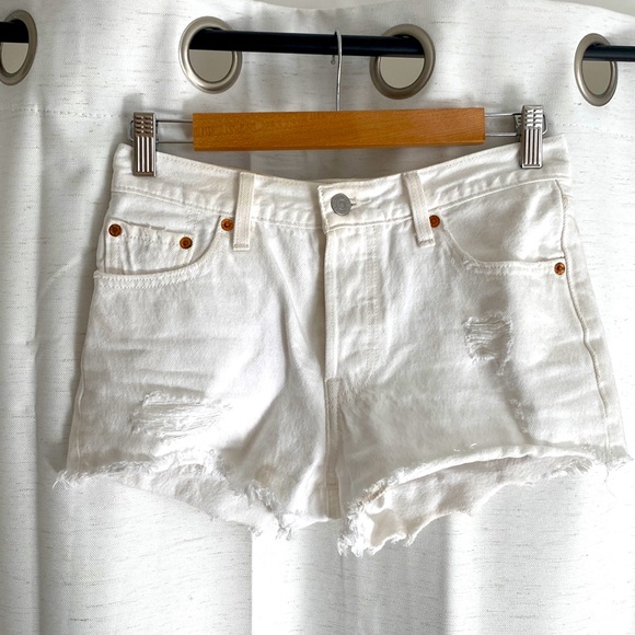LEVIS white denim cut off high rise shorts 25 - Picture 1 of 5